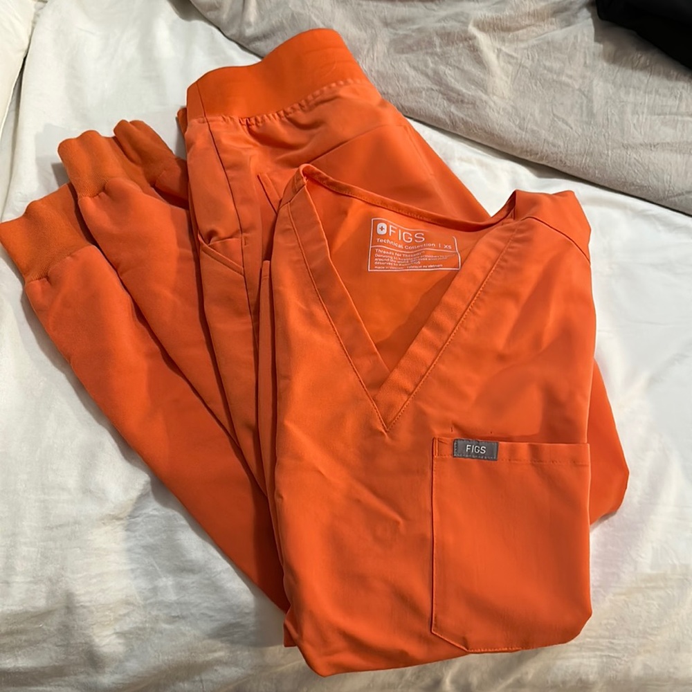 Figs scrubs